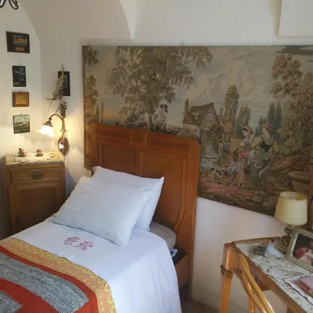 Palazzo Rosso Apartment *