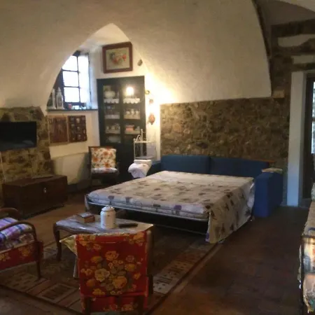 Palazzo Rosso Apartment Bracelli